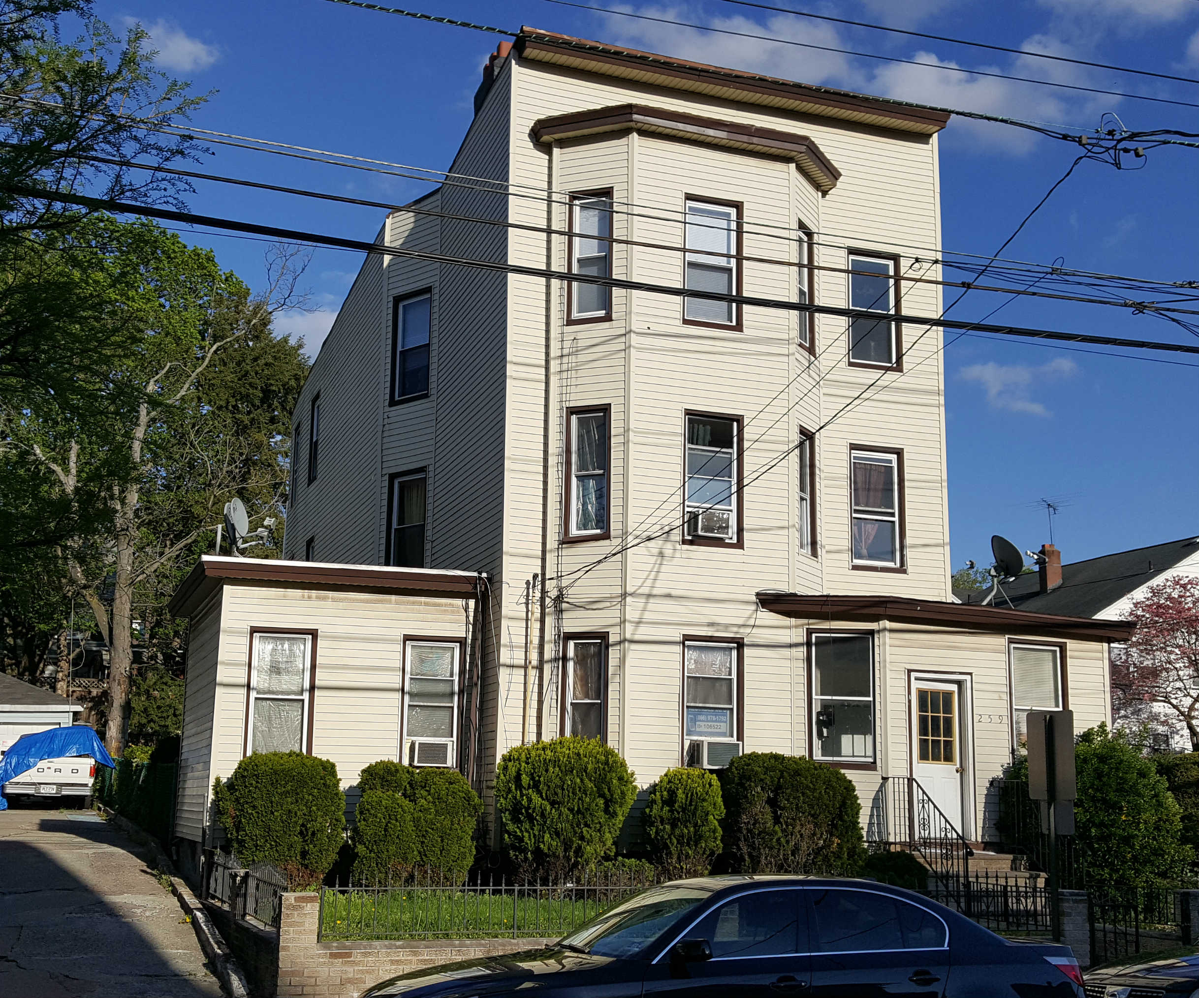 257261 East 33rd St, Paterson 3 Family Home United Real Estate