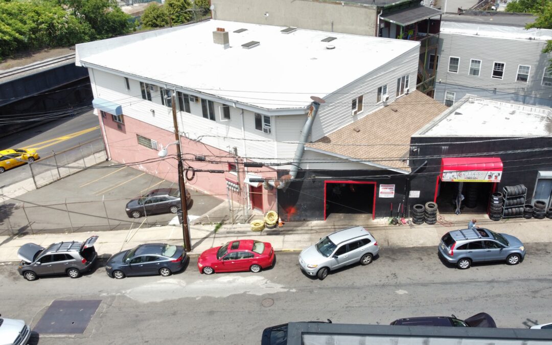 8 Units-Fully Occupied – Gross Income $137,620 w/Separate Utilities – Parking Included